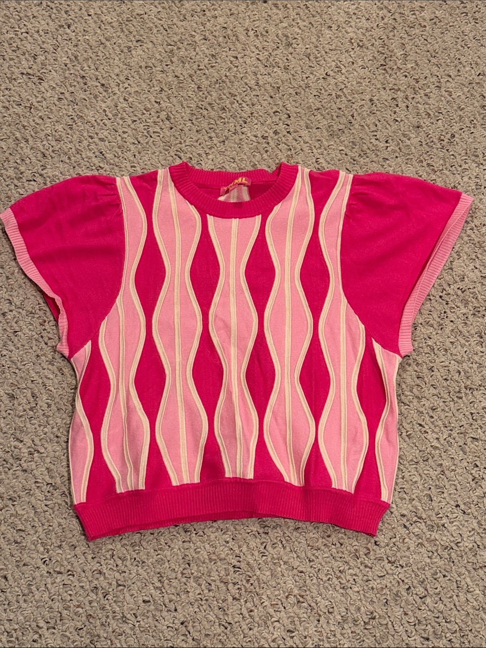 THML Pink Wave Pattern Short Sleeve Sweater Top - size Large